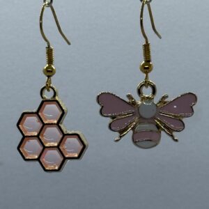 Oorbellen goud bijtje bijenraat roze